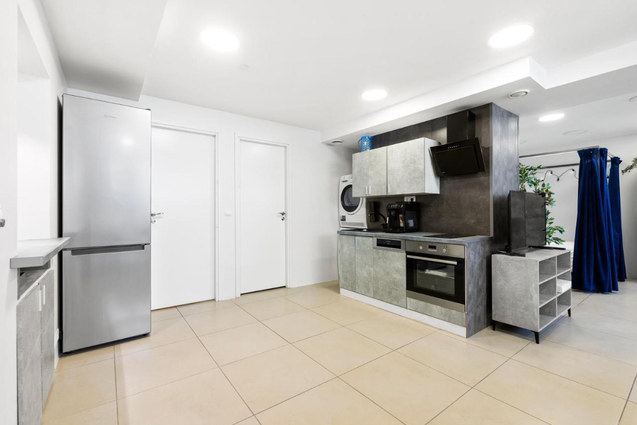 Sirena Apartment - Self Check-In And Free Parking Талин Екстериор снимка