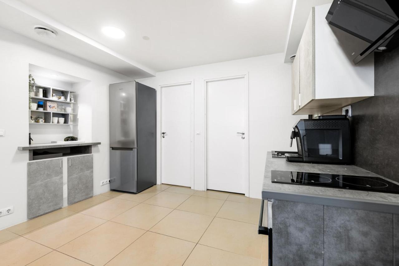 Sirena Apartment - Self Check-In And Free Parking Талин Екстериор снимка